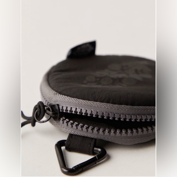 NWT FP Movement by Free People Essentials Only Pouch - Black - Picture 3 of 7